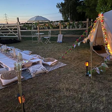 Hotel Country Bumpkins Luxury Glamping Wellingore Exterior foto