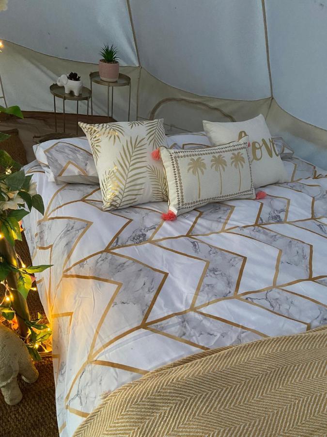 Hotel Country Bumpkins Luxury Glamping Wellingore Exterior foto