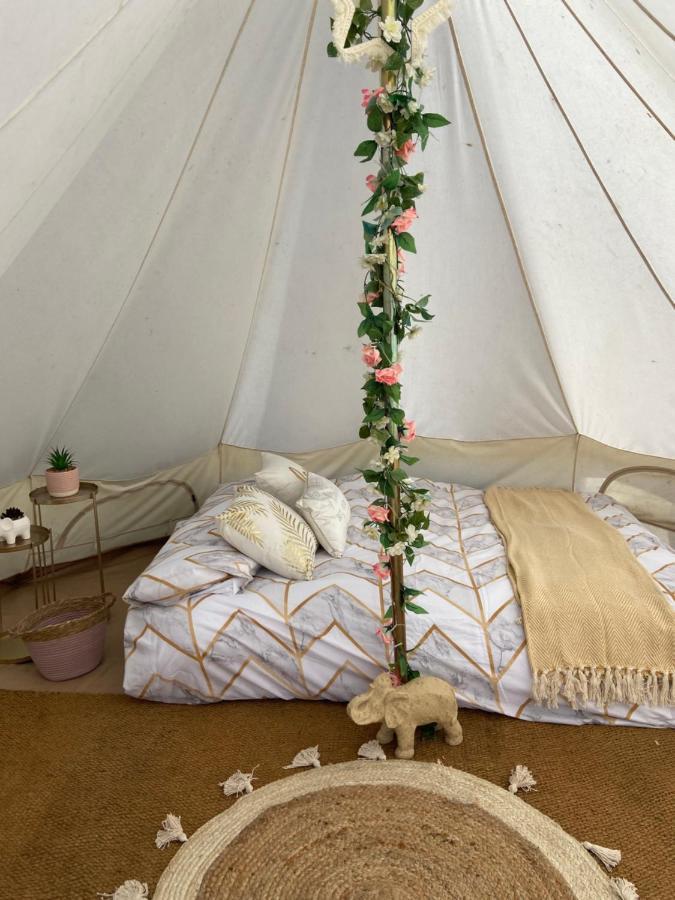 Hotel Country Bumpkins Luxury Glamping Wellingore Exterior foto