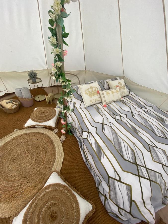 Hotel Country Bumpkins Luxury Glamping Wellingore Exterior foto