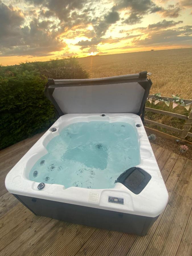 Hotel Country Bumpkins Luxury Glamping Wellingore Exterior foto