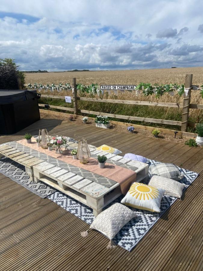 Hotel Country Bumpkins Luxury Glamping Wellingore Exterior foto