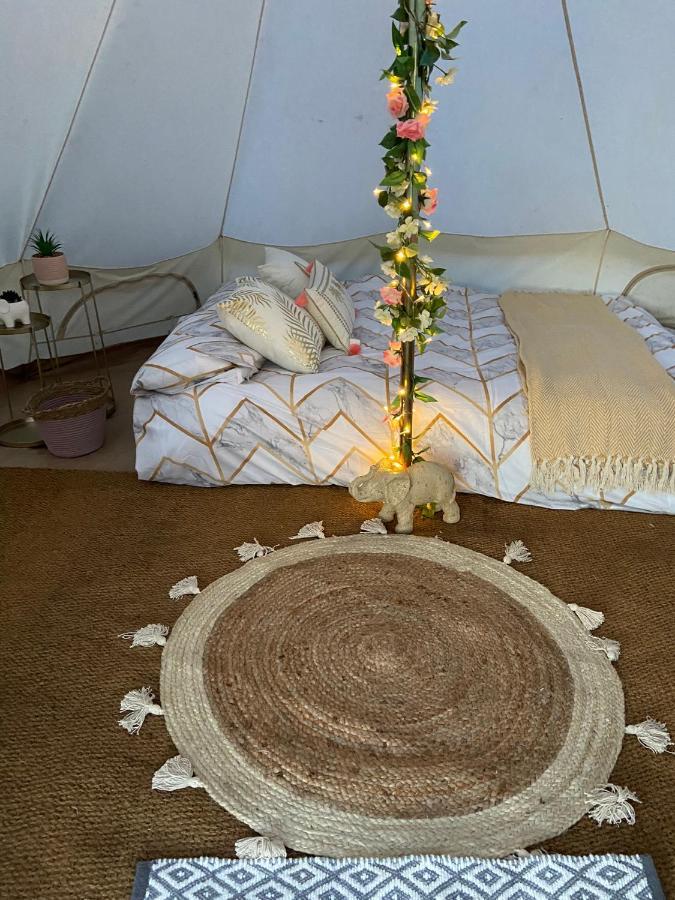 Hotel Country Bumpkins Luxury Glamping Wellingore Exterior foto