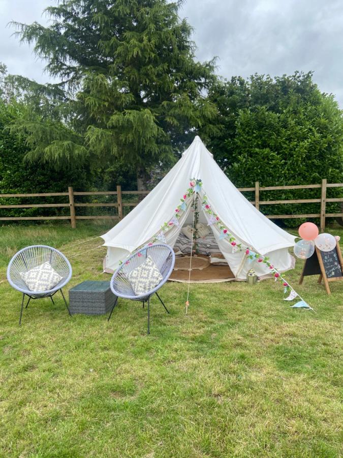 Hotel Country Bumpkins Luxury Glamping Wellingore Exterior foto