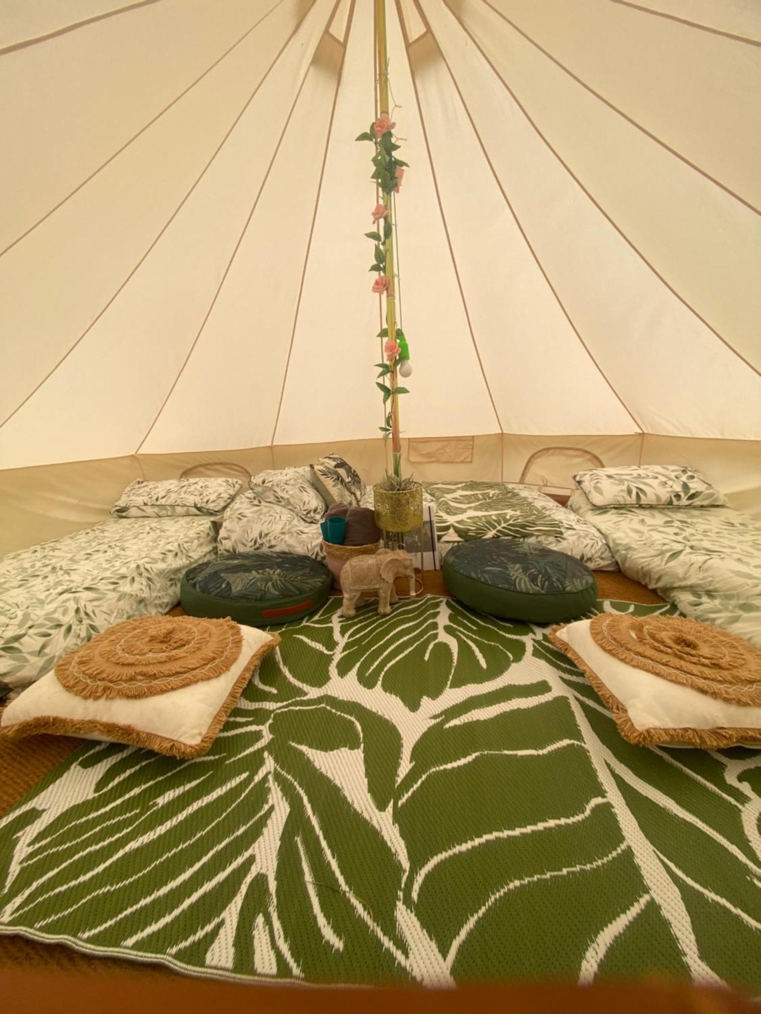 Hotel Country Bumpkins Luxury Glamping Wellingore Exterior foto